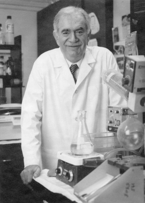 B&W lab portrait of Harry Schachter